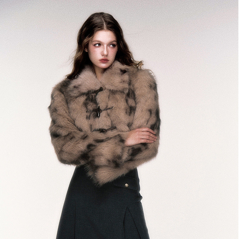 Manteau Court Léopard en Fausse Fourrure avec Boutons en Corne – Style Rétro et Élégant pour Femme